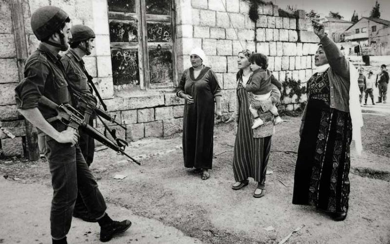 Robert Croma, Confrontation – Jabalia Camp, Gaza Strip, Palestine, 1988