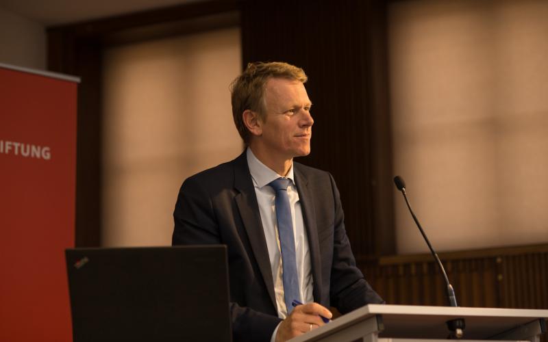 Frank Bösch auf der Konferenz „Wir wollen mehr Demokratie wagen“ – Antriebskräfte, Realität und Mythos eines Versprechens, © Philipp Jester, BWBS