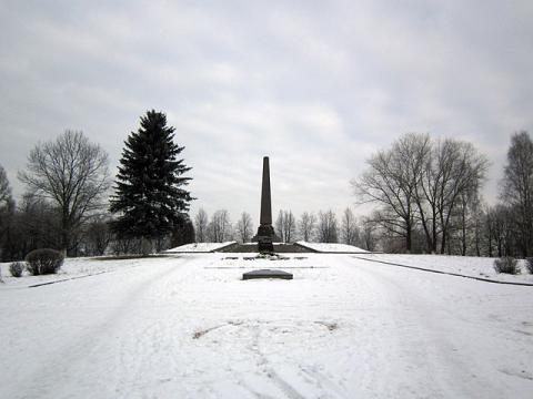 Denkmal für die Opfer des Vernichtungslagers Maly Trostenez. © User: Homoatrox, Maly Trastsianets memorial 1, 09.01.2012. Quelle: Wikimedia Commons  (CC BY-SA 3.0 or GFDL)