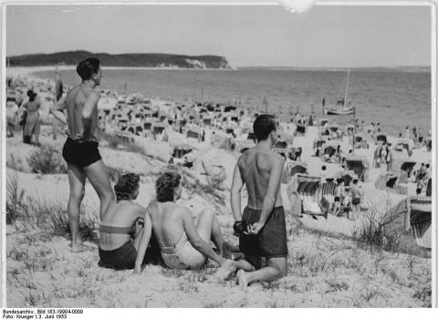 Blick auf den Badestrand von Göhren