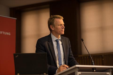 Frank Bösch auf der Konferenz „Wir wollen mehr Demokratie wagen“ – Antriebskräfte, Realität und Mythos eines Versprechens, © Philipp Jester, BWBS