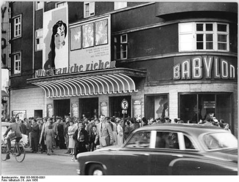 Außenansicht Kino Babylon